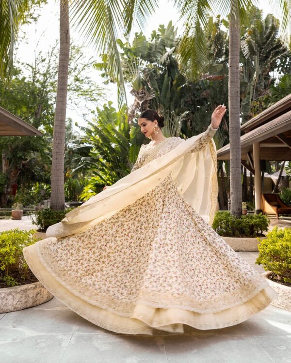 Vinika | Zinnia Luxury lawn'25 | Faiza Saqlain - Image 3