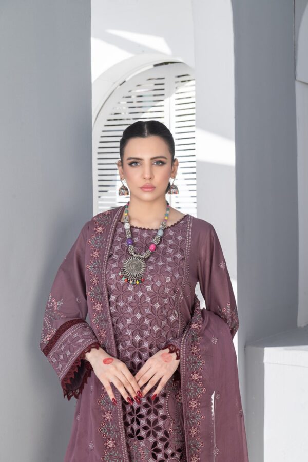 WL-236 | Chanbeli Embroidery Lawn Vol-03 | Wania