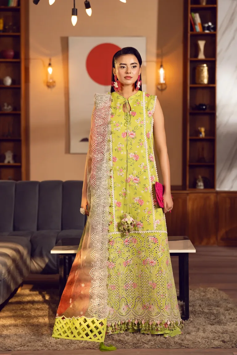 SE-V4-05 | Subday Bloom Embroidered Lawn | Tana Bana