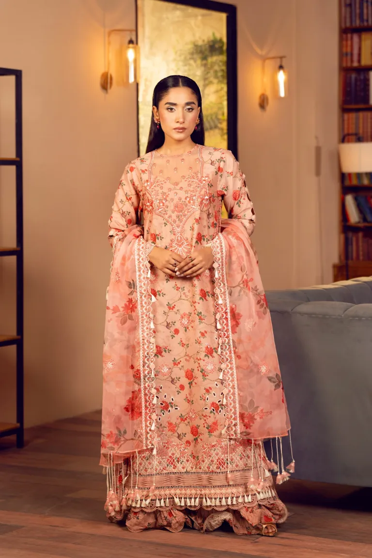 SE-V4-07 | Subday Bloom Embroidered Lawn | Tana Bana