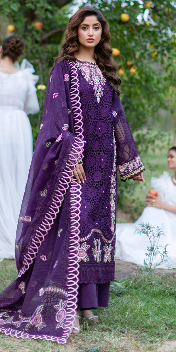 Ayra | Sophia Luxury Lawn | Mahnur