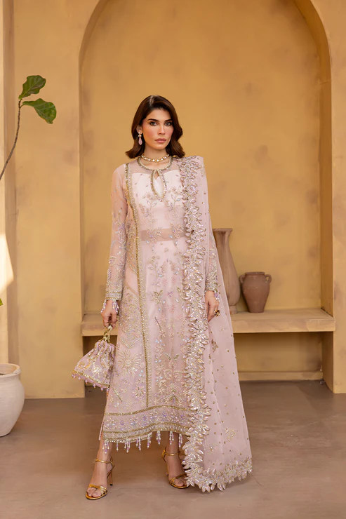 VELOURA |  Regalia luxury formals | Emaan Adeel