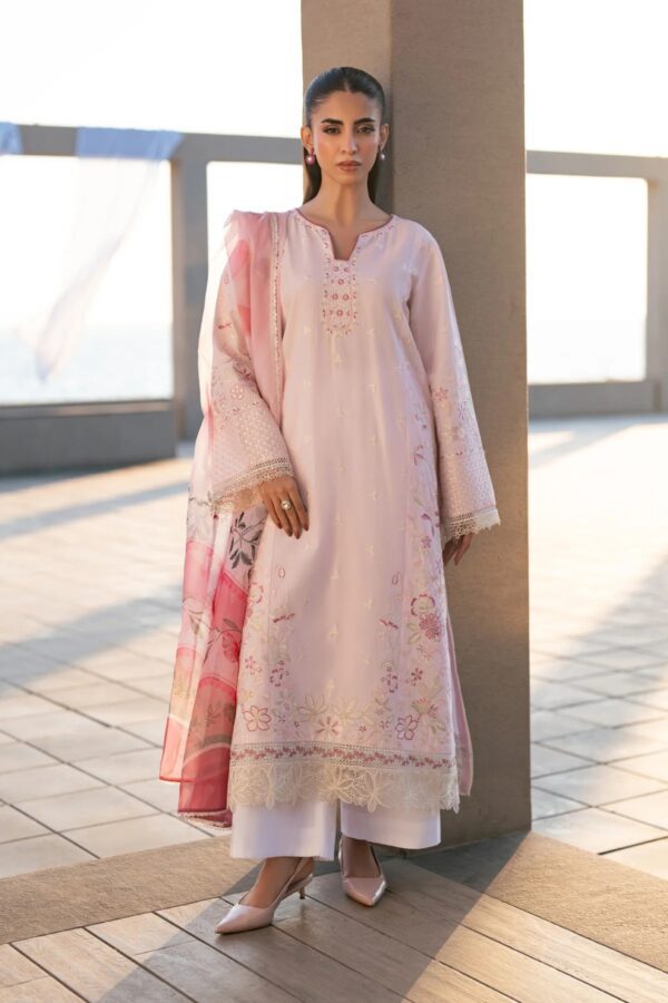 Giti 03 | Layana Summer 26 | Xenia