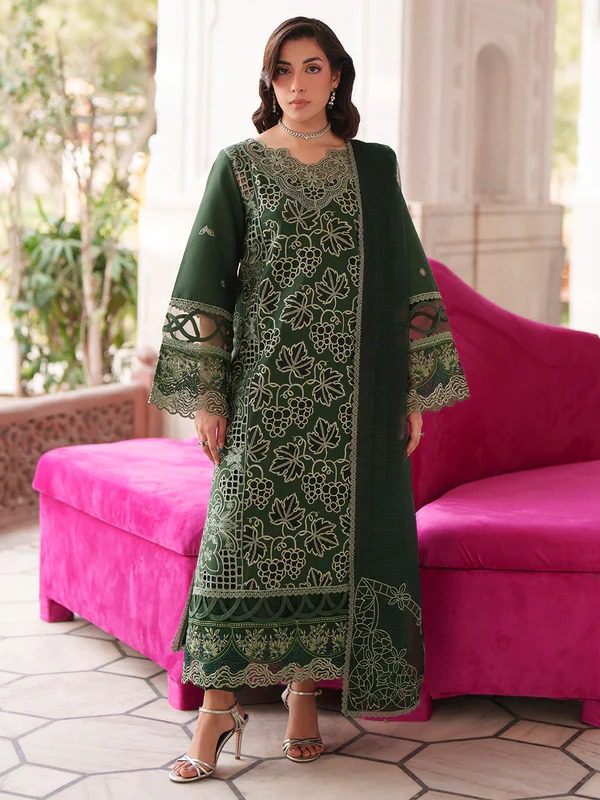NL-09 | Nilofer Luxury Lawn'26 | Mahnur