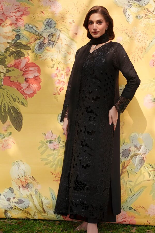 NL-14 | Nilofer Luxury Lawn'26 | Mahnur