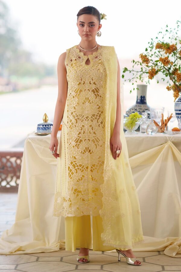 NL-07 | Nilofer Luxury Lawn'26 | Mahnur