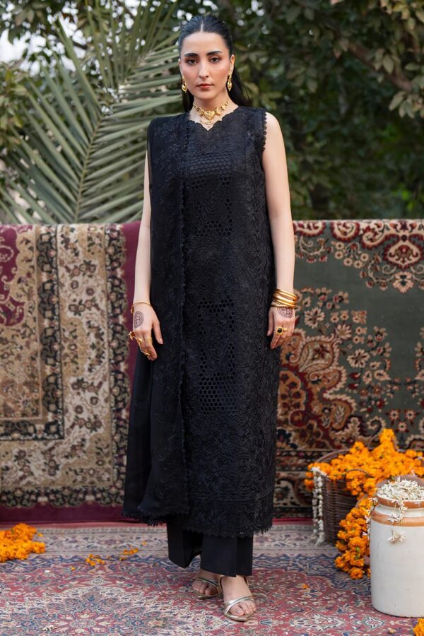 ST-12 | Satrangi Lawn '26 | Mahnur