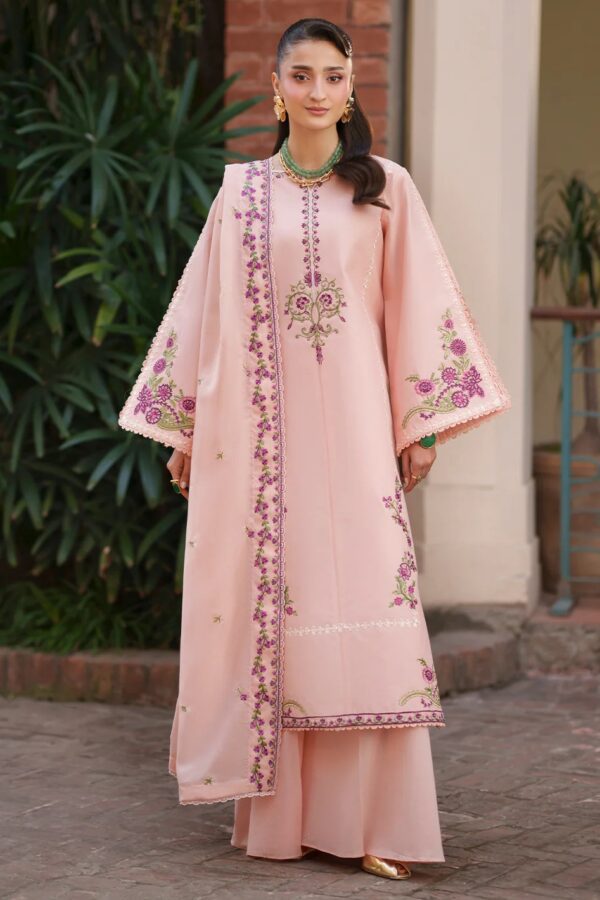 F-01 | Fiona Lawn '26 | Mahnur